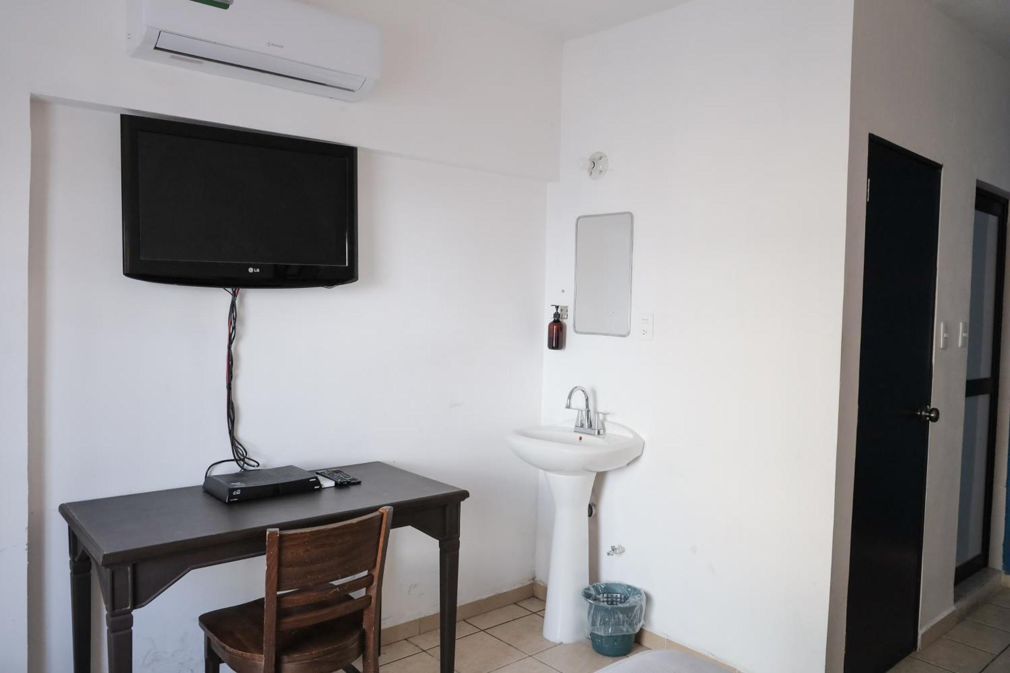 Antique Guest House Fundidora モンテレー エクステリア 写真